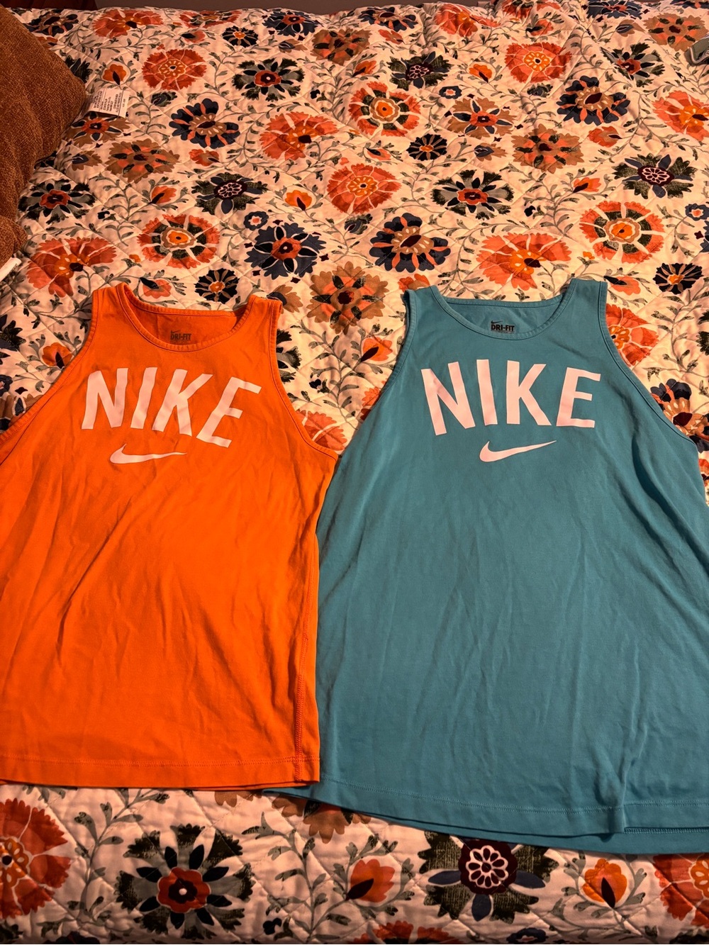 Nike tanks bundle